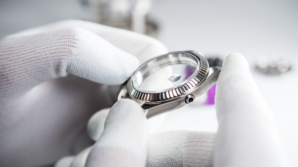 Strumentazione di precisione per riparazione orologi di lusso Rolex Laboratorio orologeria - Tecnici autorizzati Rolex, Tudor, Cartier e Boume et Mercier specializzati per riparazione orologi di lusso - Listino prezzi revisione e lucidatura Rolex 