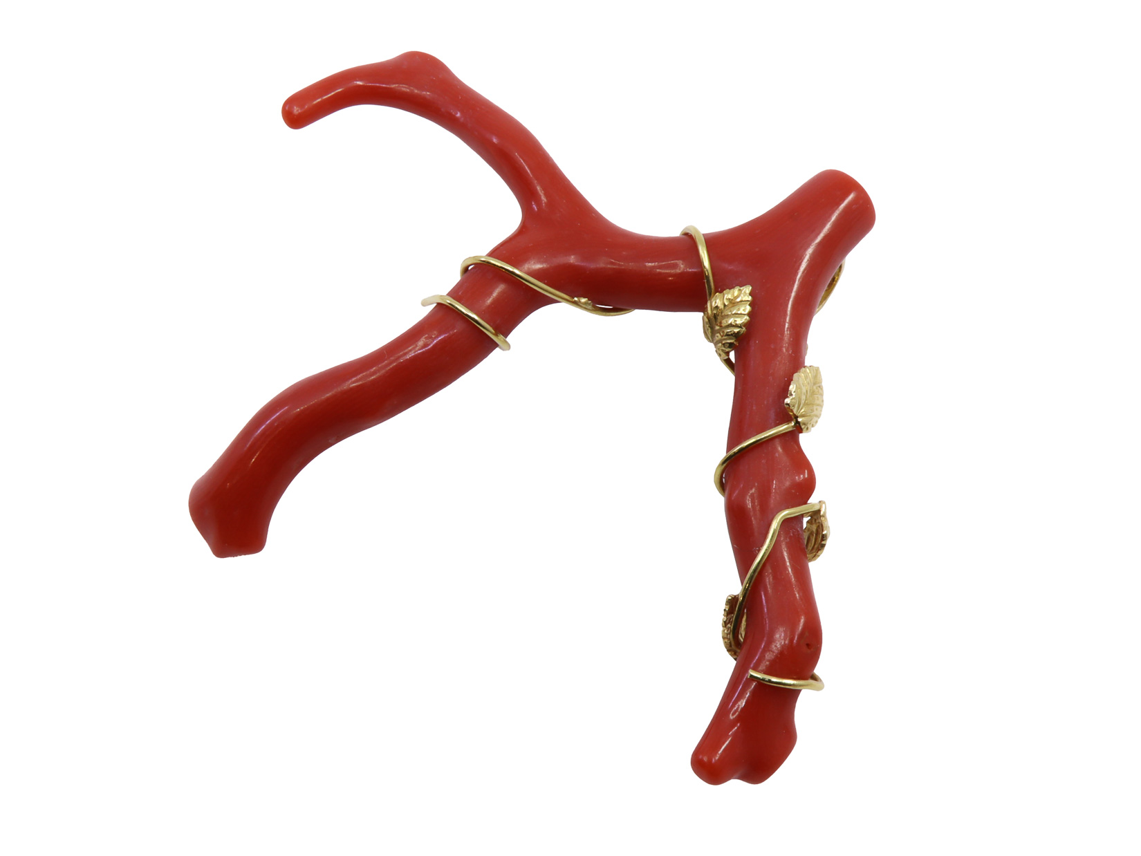Spilla/ciondolo in oro giallo a titolo 750/°°° (18 carati) e corallo dal peso complessivo di 10.40