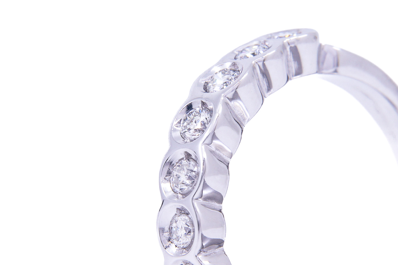 Anello veretta in oro bianco 18kt. con brillanti 