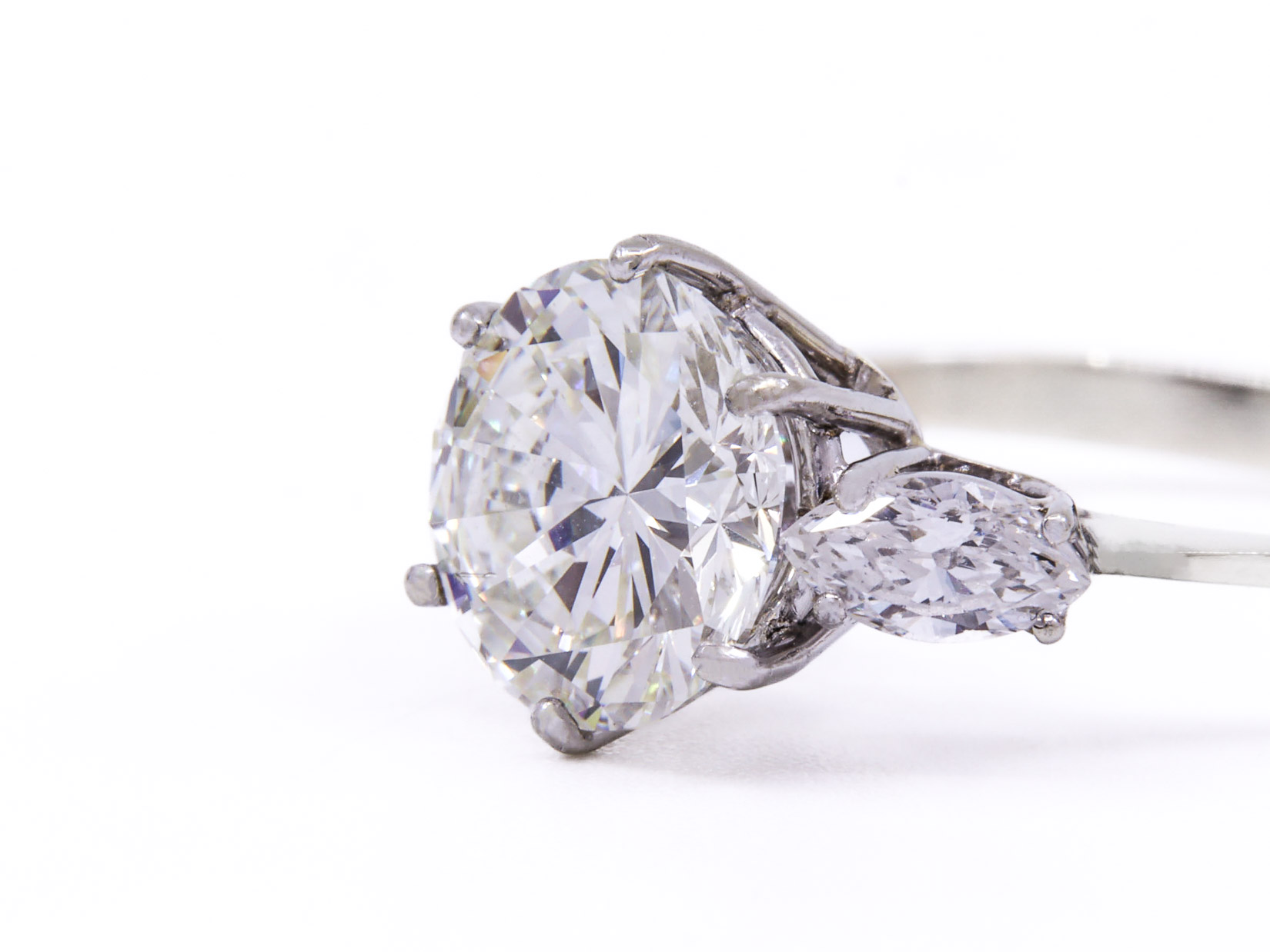 Diamante naturale taglio rotondo  di carati 2.11