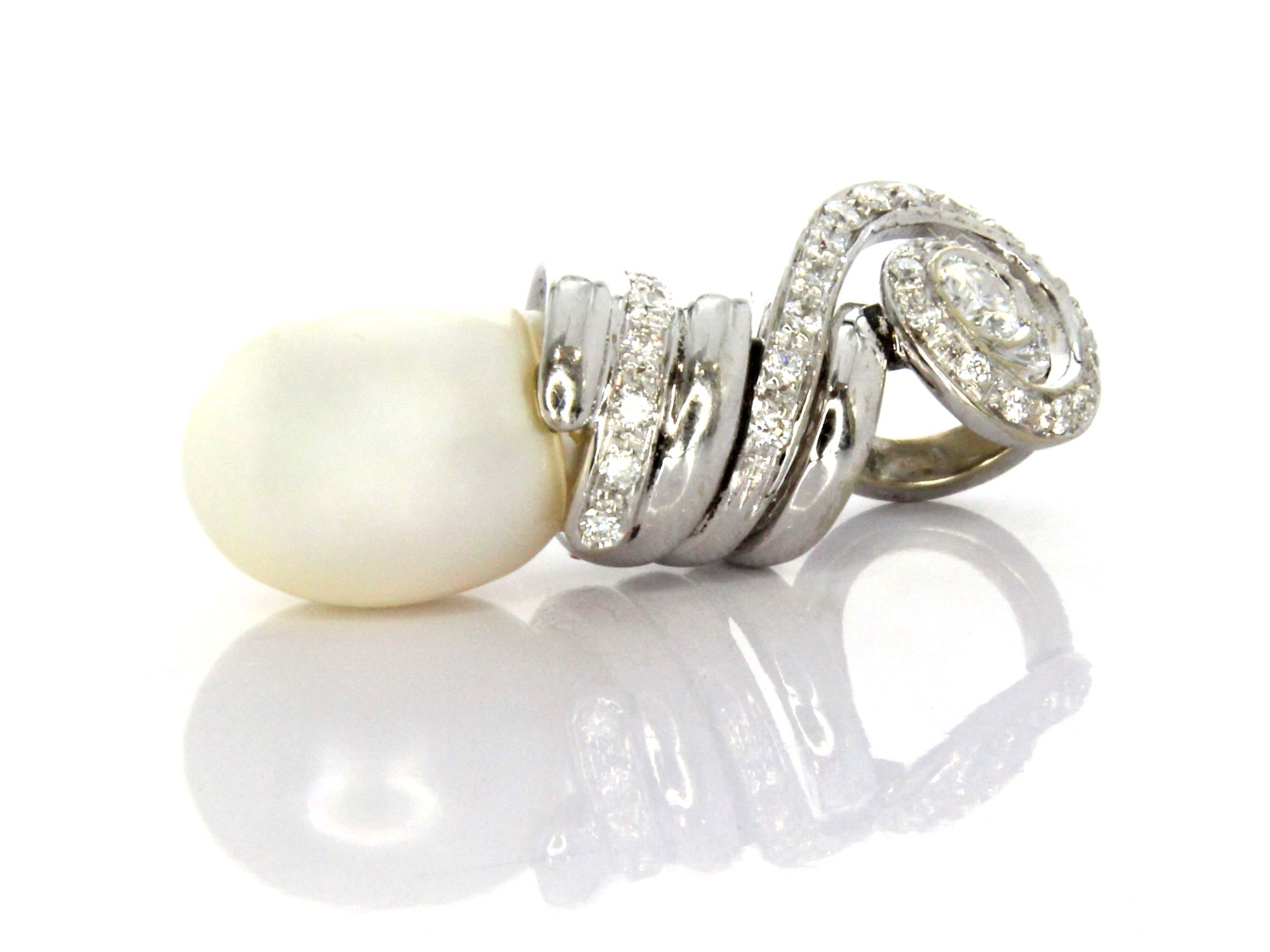 Pendente Perla e brillanti ct 0,50