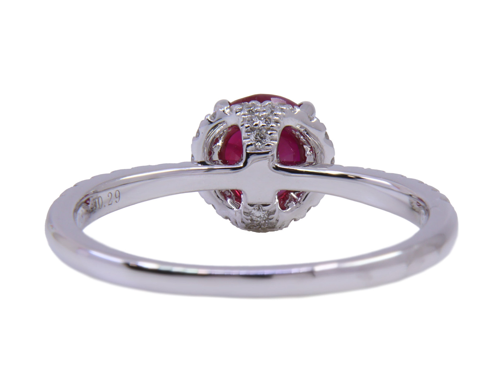 Anello in oro bianco con Rubino taglio rotondo ct.1.08 e brillanti ct.0.29 F/G VVS - Gr-2.6