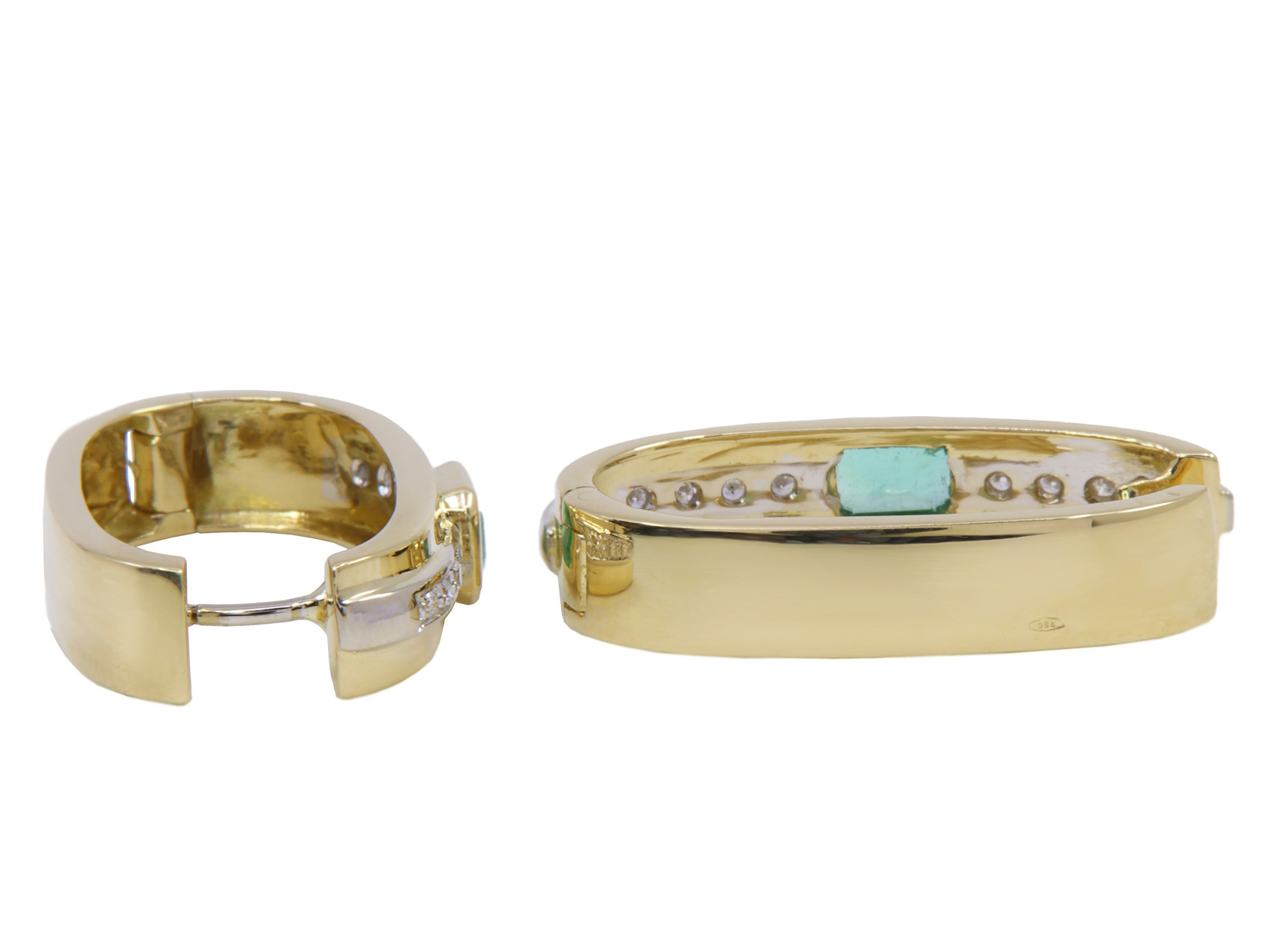 Orecchini ovali in oro giallo 18 kt. con brillantini e pietre verdi  di grammi 11,4