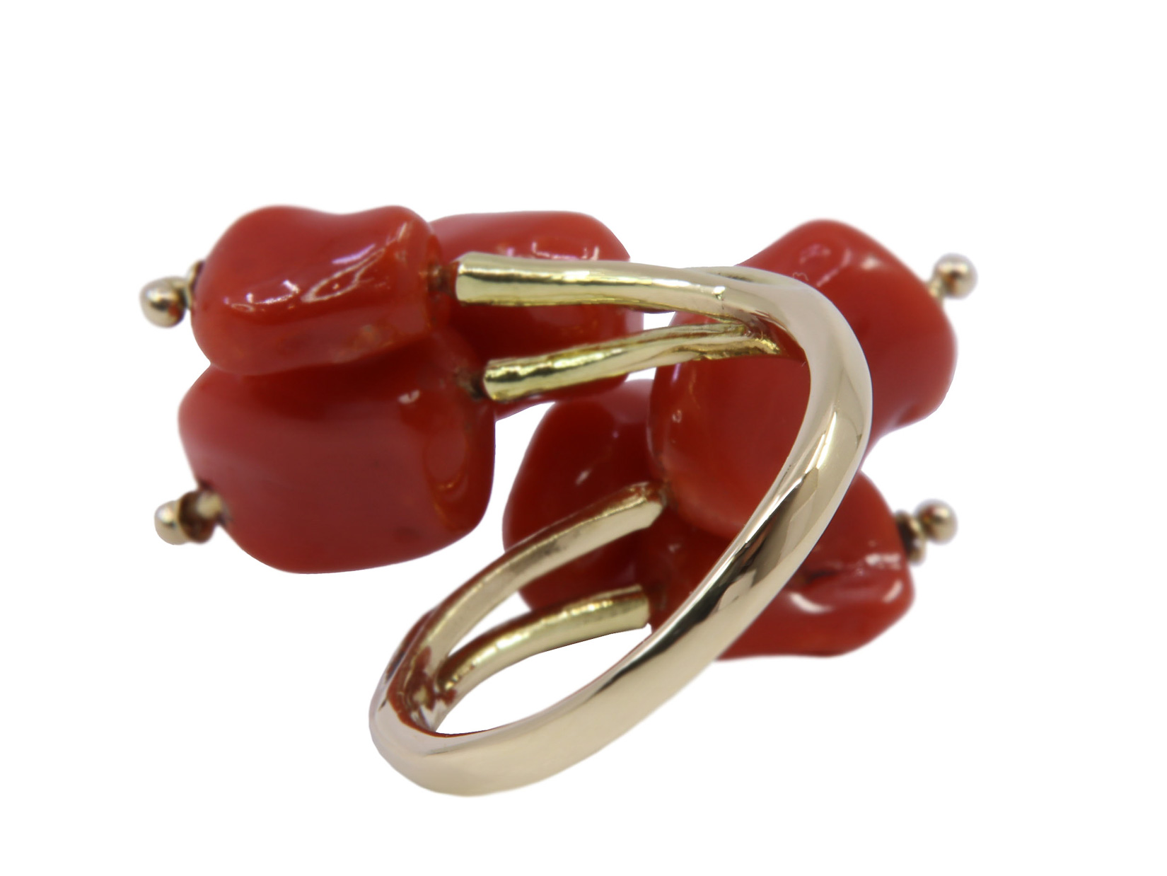 Anello in oro giallo 18 kt. con corallo grammi 8,2