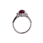 Anello in oro bianco 18 kt di gr. 2,50 con Rubino naturale di 2.51ct e Brillanti naturali di tot. 0.80ct, colore G, purezza VVS