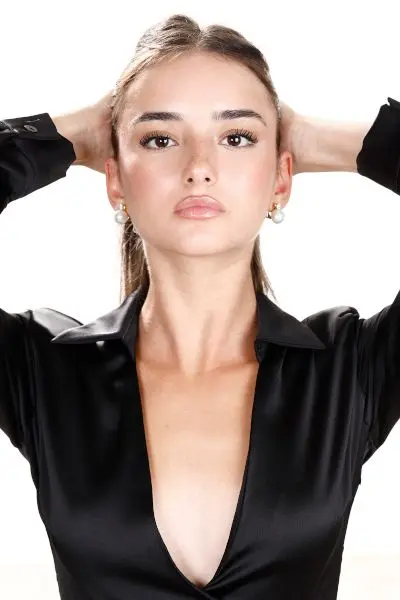 Orecchini vintage con diamanti, zaffiri, rubini, smeraldi perle e pietre preziose Orecchini vintage con diamanti, zaffiri, rubini, smeraldi perle e pietre preziose