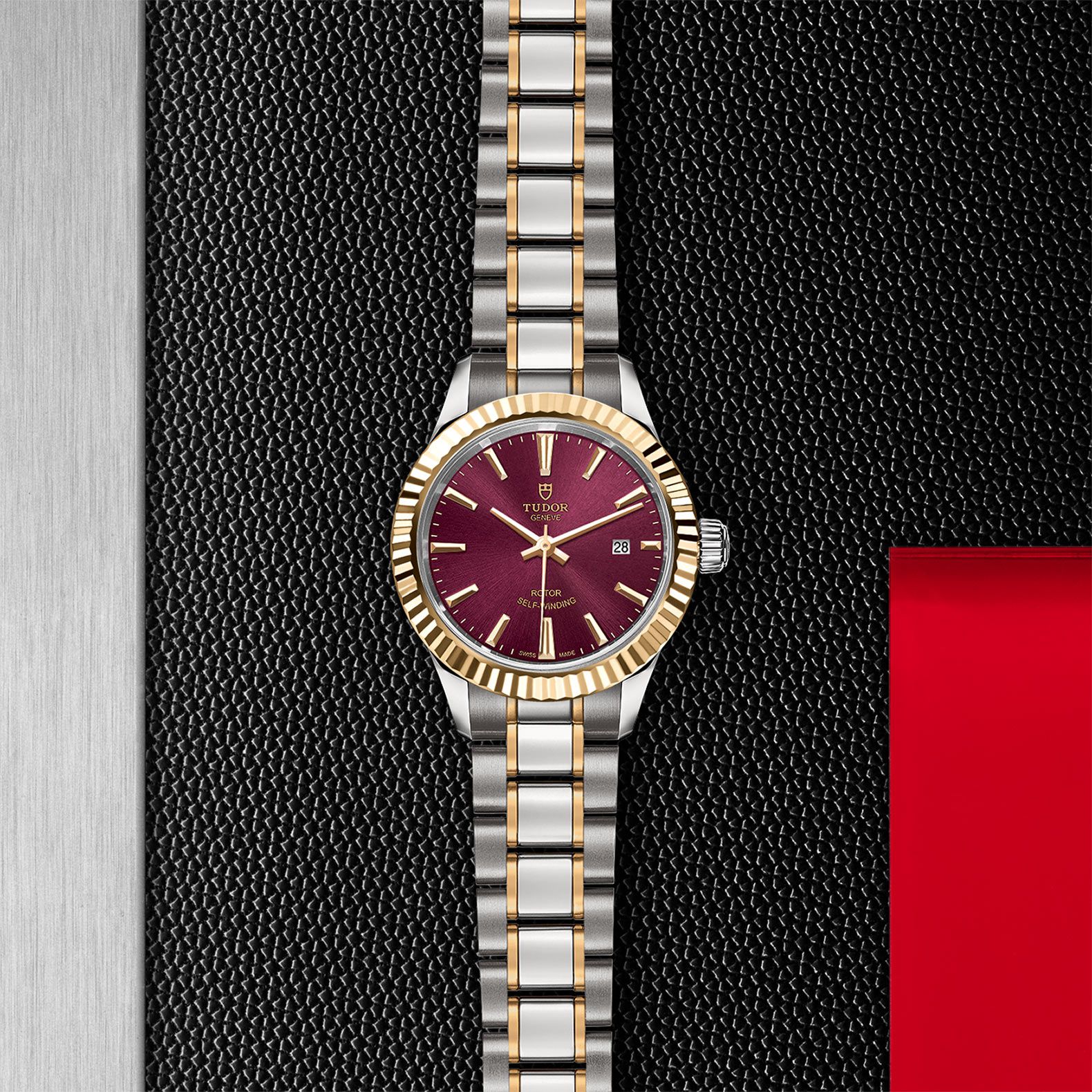 Tudor Style - M12113-0013
