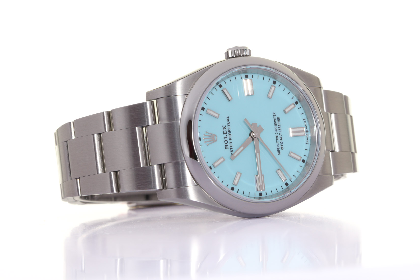 Rolex Modello Oyster Perpetual 36 mm ref. 126000 corredato di scatola e garanzia (7/2022) 