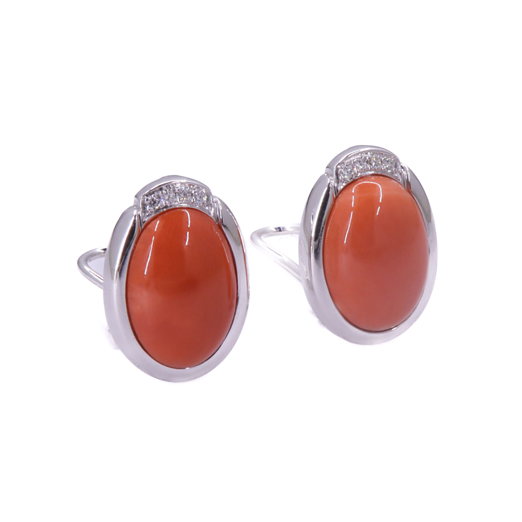 Orecchini in oro bianco 18kt. Corallo e brillanti Matranga dal 1896 Gioielleria Matranga