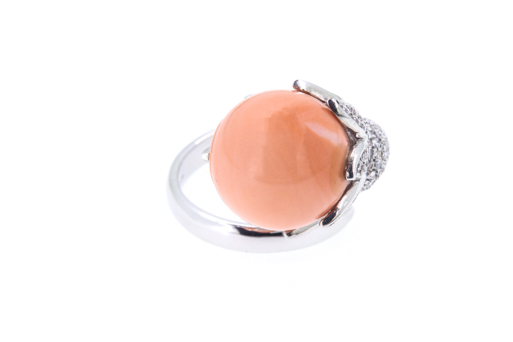 Anello corallo rosa e brillanti deals